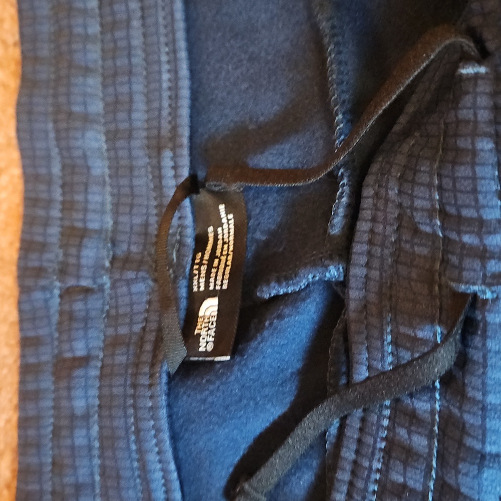The North Face Men's Navy Blue Shorts XXL - Picture 6 of 8